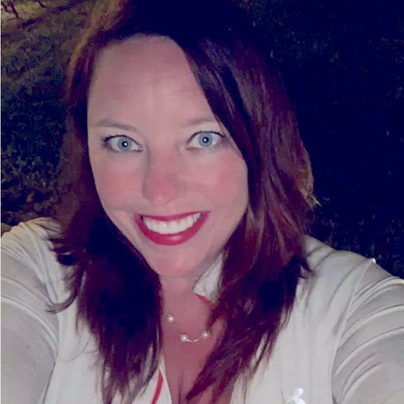 Meet your Posher, Kat - Picture 2 of 2